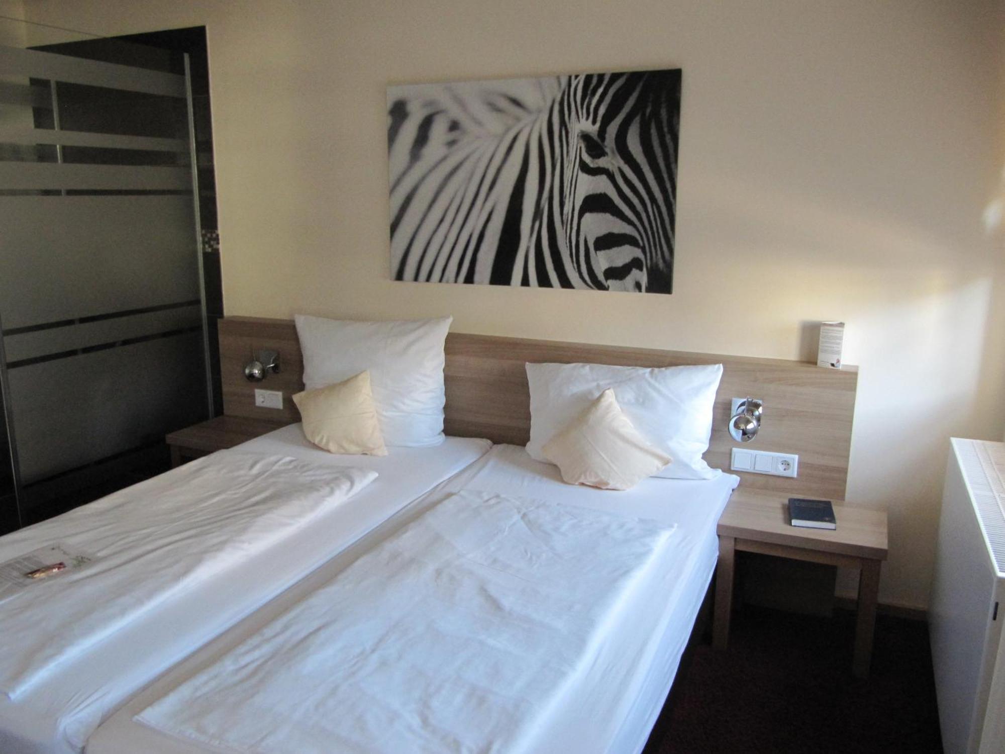 Steinheim  Hotel Stadt Steinheim חדר תמונה